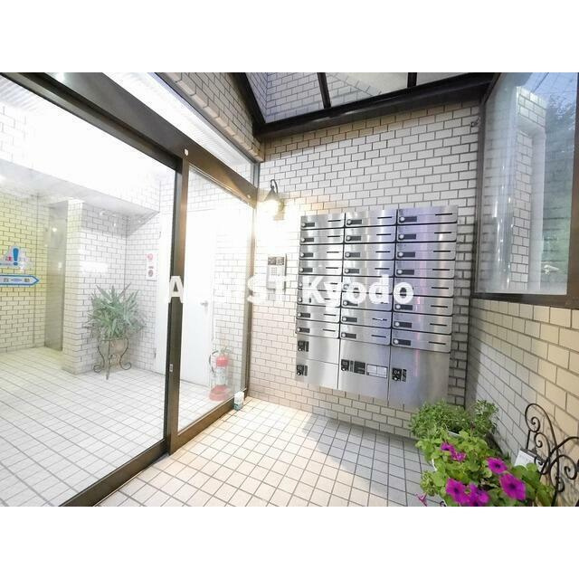 信明コーポのエントランス