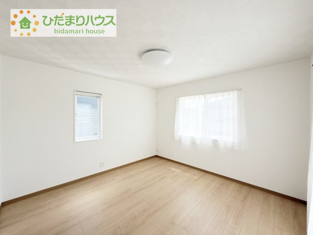 【寝室】 | つくば市小野川　新築戸建　1号棟 | 広めの主寝室は、ベッドの他にもパソコンデスクやドレッサーなども置けちゃいます(*^-^*)