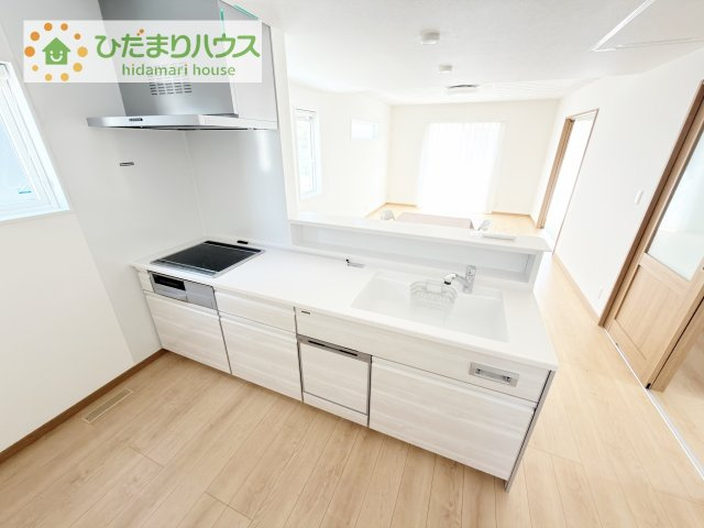 【キッチン】 | つくば市小野川　新築戸建　1号棟 | コンロは嬉しい3口コンロ！シンクはつなぎ目なしでお掃除も簡単です♪