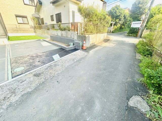 グラファーレ佐倉市最上町の前面道路含む現地写真