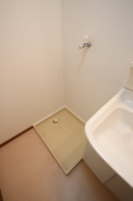 【設備】 | フィル・ヒューゲル | 室内洗濯機置場