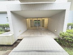 マリンフォートサンライトウイング（13階部分）／仲介手数料無料／新規フルリノベーションのエントランス
