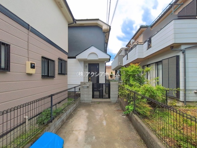所沢市下安松　中古一戸建　～リフォーム実施～の玄関