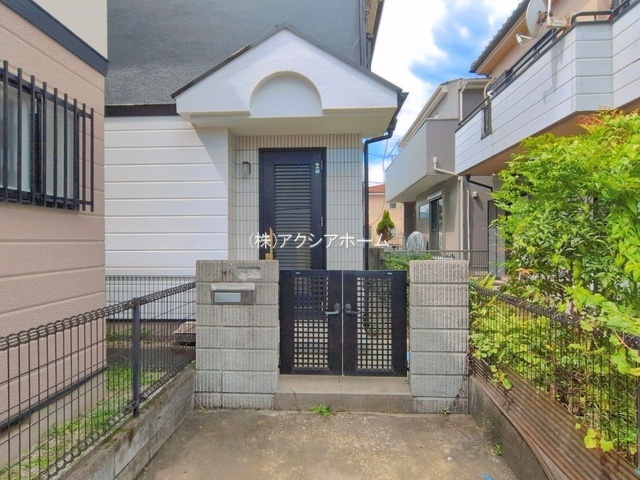 所沢市下安松　中古一戸建　～リフォーム実施～の玄関