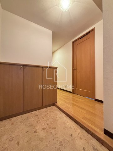 ウィステリア谷町の玄関|同マンション別部屋：参考写真
