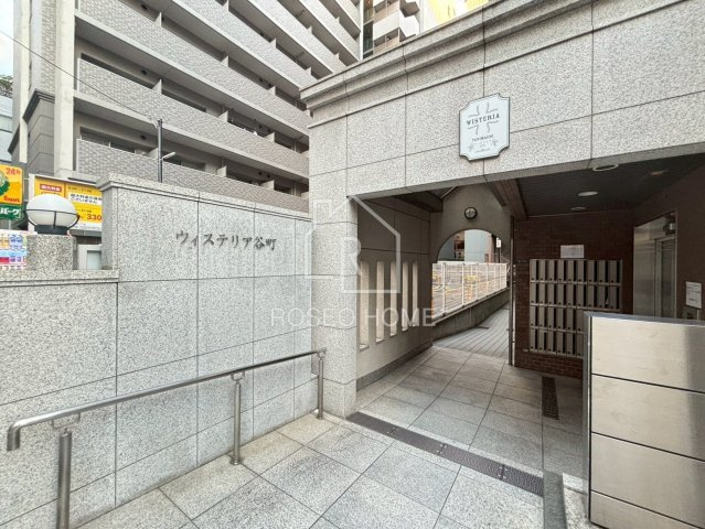 ウィステリア谷町のエントランス