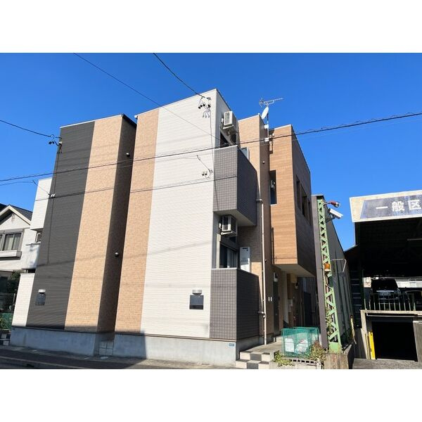 イデアーレ尼ケ坂の外観