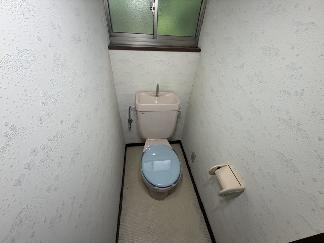 室生戸建のトイレ