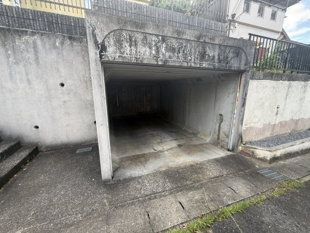室生戸建の駐車場