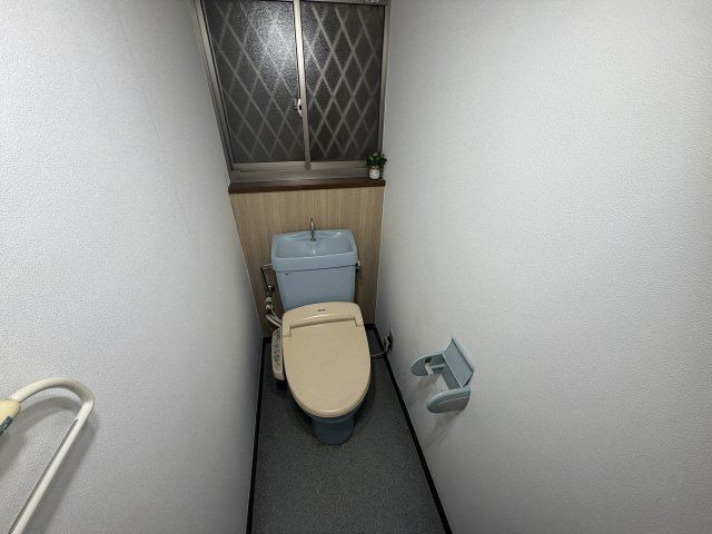 室生戸建のトイレ