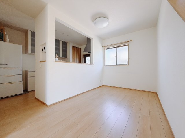 【中古戸建】本庄市今井　のダイニング|■ダイニング｜お家にいるけどおしゃれなカフェに来ているような感覚になってしまうカフェカウンター☆ご家族ひとりひとりがお気に入りの過ごし方を楽しめる空間です♪