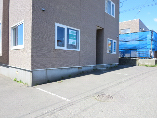 リリーコーポ（千歳町）の駐車場