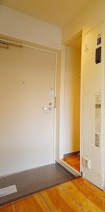 パークヴィラ千人町の玄関