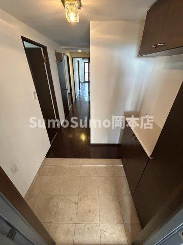 アーデンコート住吉川の玄関|シンプルで使いやすい玄関です
