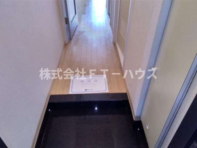 ローズガーデンＡ３２番館（Ａ－０３２）の玄関