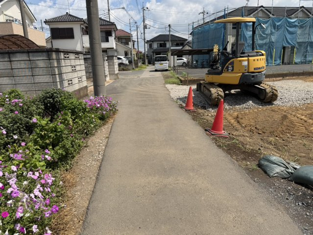 野田市古布内01期　新築戸建　1号棟の前面道路含む現地写真|接道：西側2.9ｍ公道