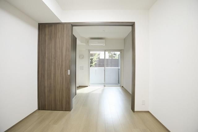 LIMERESIDENCE HIKIFUNEの居間・リビング|ゆったり過ごせるリビングです