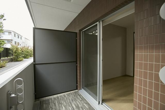 LIMERESIDENCE HIKIFUNEのバルコニー|お洗濯にも便利なバルコニー付き