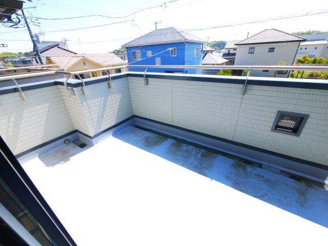 大網白里市みどりが丘　中古戸建のバルコニー|内外装リフォーム済み令和8年3月 積水ハウス軽量鉄骨  都市ガス上下水 電動シャッター 駐車2台可能