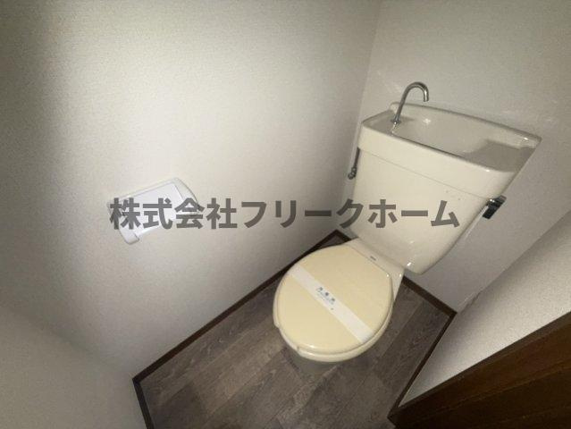 三鷹市上連雀８丁目のアパートのトイレ