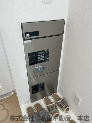 ネオラ　レイ　マテリアAの玄関