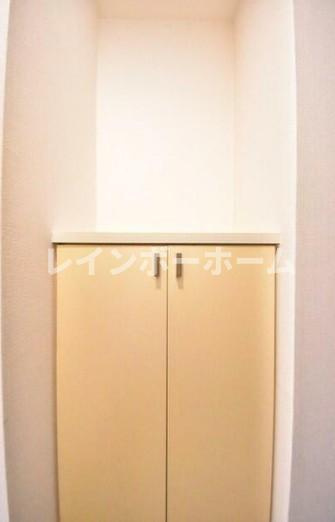 プライムレジデンス市川の玄関