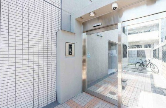 Ｌａ　Ｄｏｕｃｅｕｒ杉並和田のエントランス