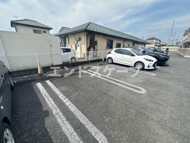 ジェントリーⅡの駐車場|高崎、前橋のお部屋探しはエンドスケープまで！お客様の理想お聞かせ下さい♪