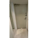 セレニテ新大阪カルムの玄関