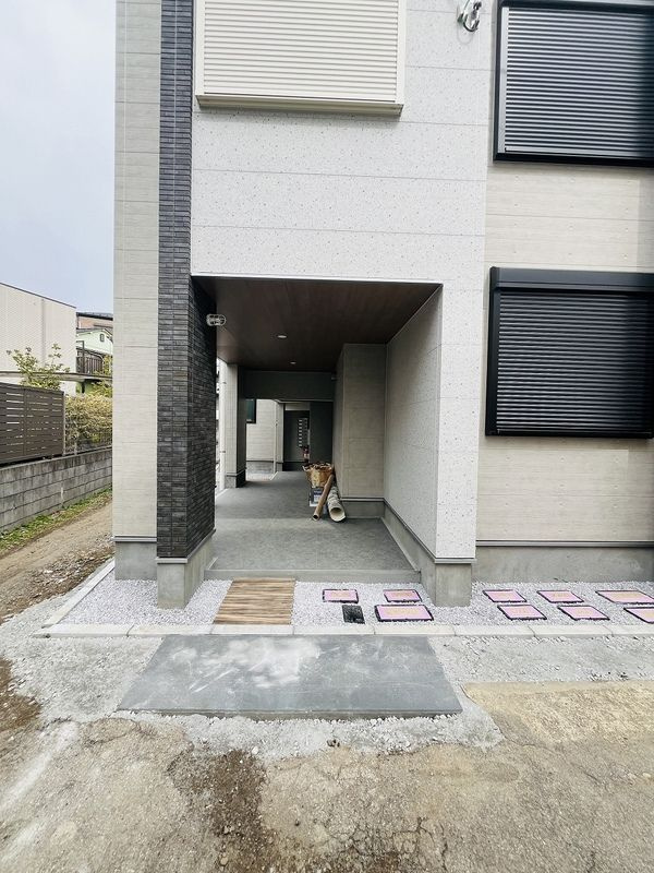 KISMET梅島のエントランス