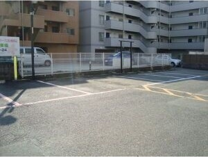 メゾン五反田の駐車場