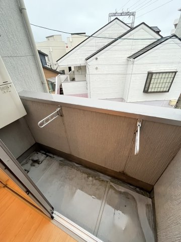 福岡市南区井尻１丁目のアパートのバルコニー