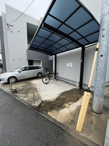 福岡市南区井尻１丁目のアパートの駐車場