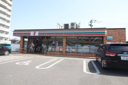 福岡市南区井尻１丁目のアパートの周辺|【コンビニエンスストア】セブンイレブン 井尻店まで354ｍ