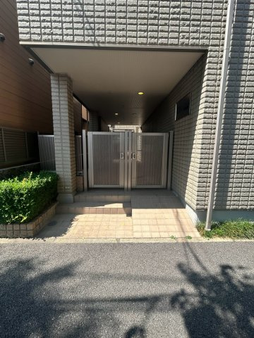 グローブシティ本駒込ANNEXのエントランス