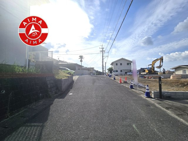 糟屋郡宇美町障子岳南1丁目第1-3棟（3号棟）の外観|前面道路含む現地の写真です。