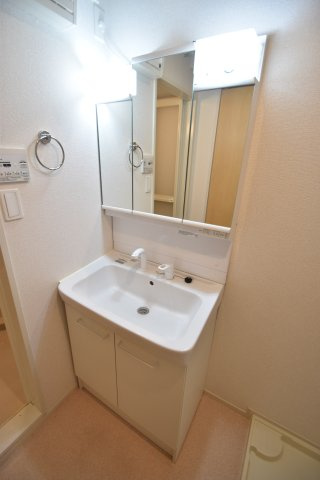 大阪市城東区野江２丁目のアパートの洗面所