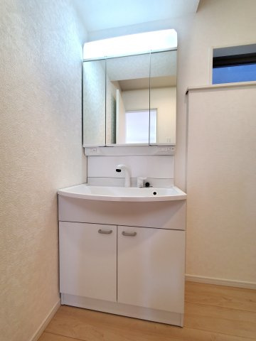 三郷市　花和田　新築戸建　全2棟の洗面所|施工例です