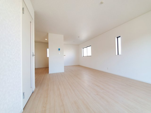 三郷市　花和田　新築戸建　全2棟の居間・リビング|施工例です