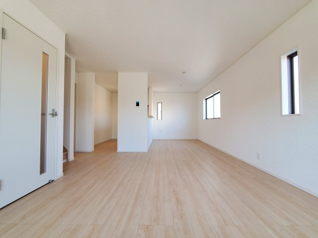 三郷市　花和田　新築戸建　全2棟の居間・リビング|施工例です