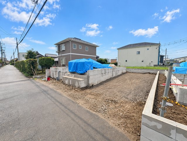 三郷市　花和田　新築戸建　全2棟の前面道路含む現地写真|前面道路含む現地写真です