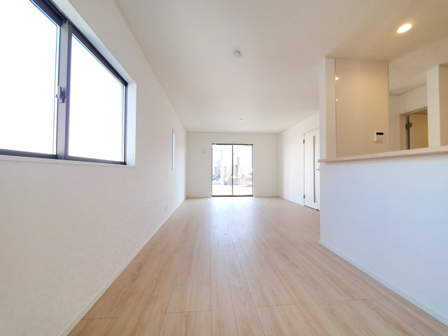 三郷市　花和田　新築戸建　全2棟の居間・リビング|施工例です