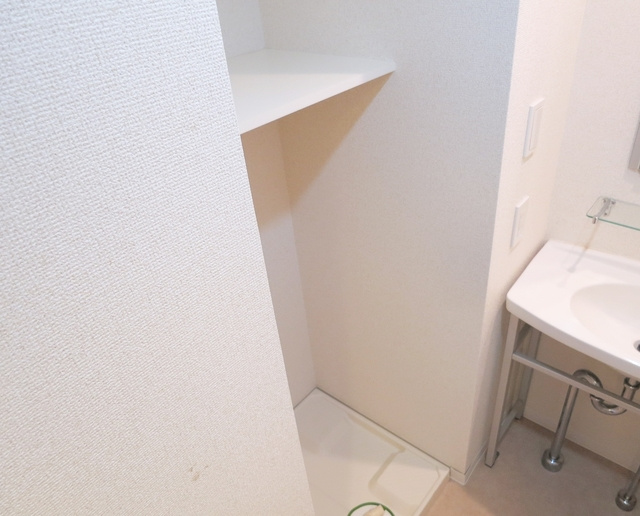 江戸川区西小岩１丁目の賃貸マンションのその他|脱衣スペースに洗濯置き場ございます。