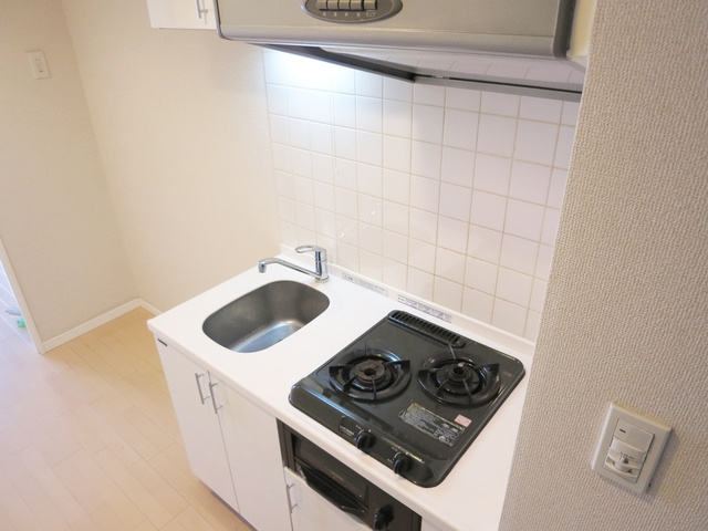 江戸川区西小岩１丁目の賃貸マンションのキッチン|ガスコンロ２口完備！！