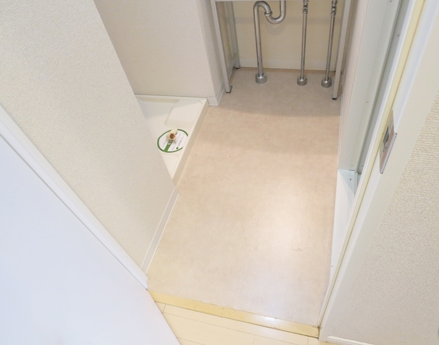 江戸川区西小岩１丁目の賃貸マンションの洗面所|脱衣スペースございます。