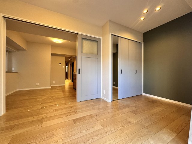 日暮里ダイヤモンドマンションの洋室|ドキドキの新生活も、安心してスタート。ぴったりの住まいを見つけませんか？クランディアが一緒に住まい選びをサポートします‼　まずは、お気軽にお問合せください　＃クランディア