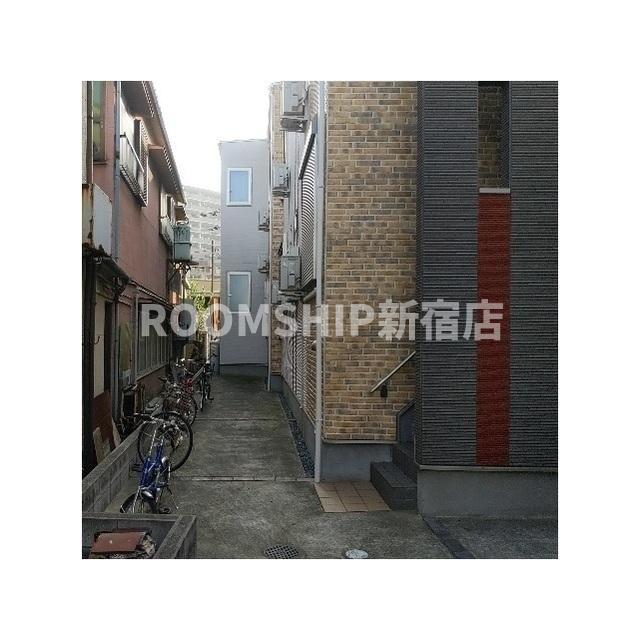 フィオーレ梅島のエントランス