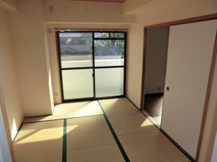 シャトル瑞穂の和室