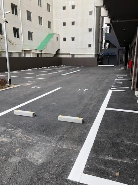 THE SQUARE・Platinum Residenceの駐車場