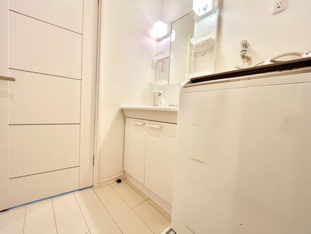 ライオンズマンション西早稲田のトイレ|現地写真

現地ご見学希望・資料請求などお気軽にお問い合わせ下さい！
03-5990-5201